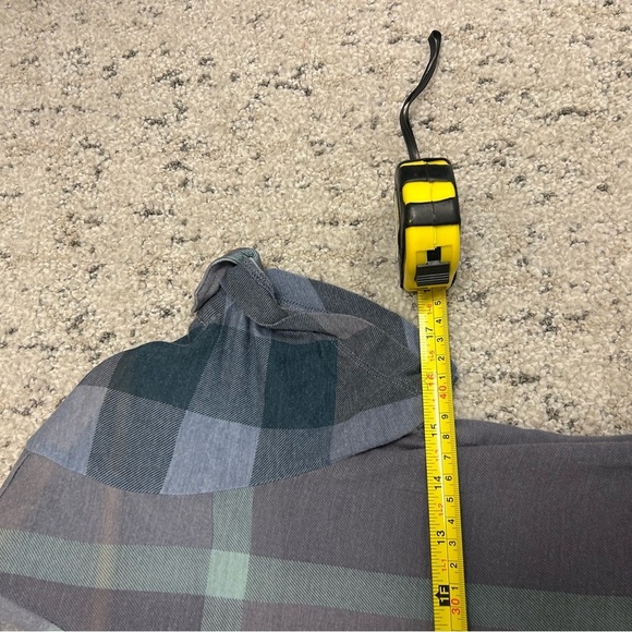 Burberry Brit M Plaid Gray Women's Top- shear effect good used condition - Picture 11 of 14